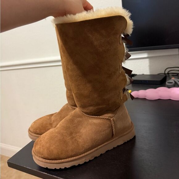 Women’s uggs size 7 Bailey bow fur tall - Picture 4 of 8